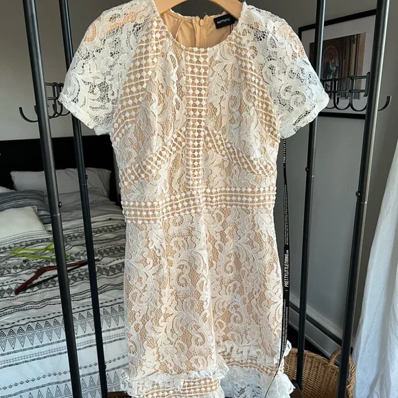 Prettylittlething Dresses | Prettylittlething White Frill Hem Lace Bodycon Dress Size 8 | Color: Cream/White | Size: 8 | Tjprd's Closet
